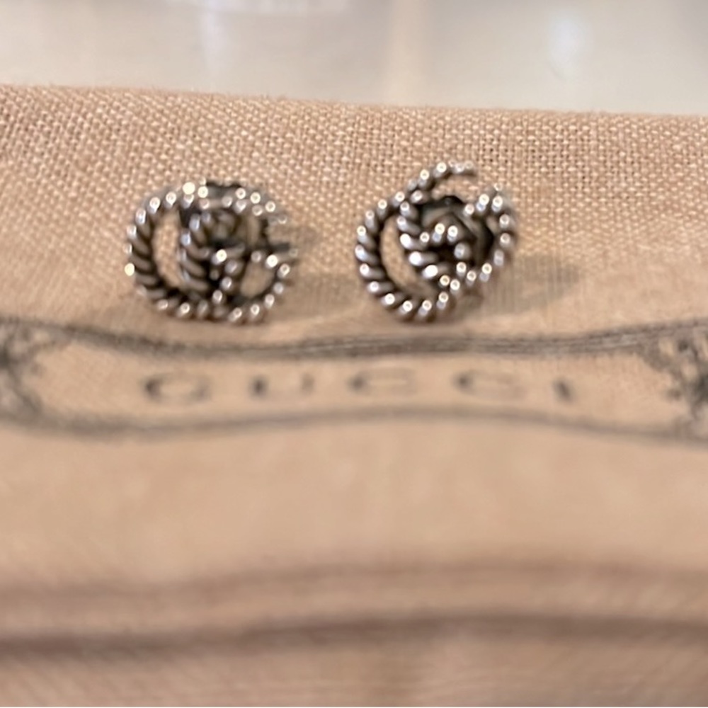 Authentic Gucci Marmont stud earrings. - Picture 8 of 11